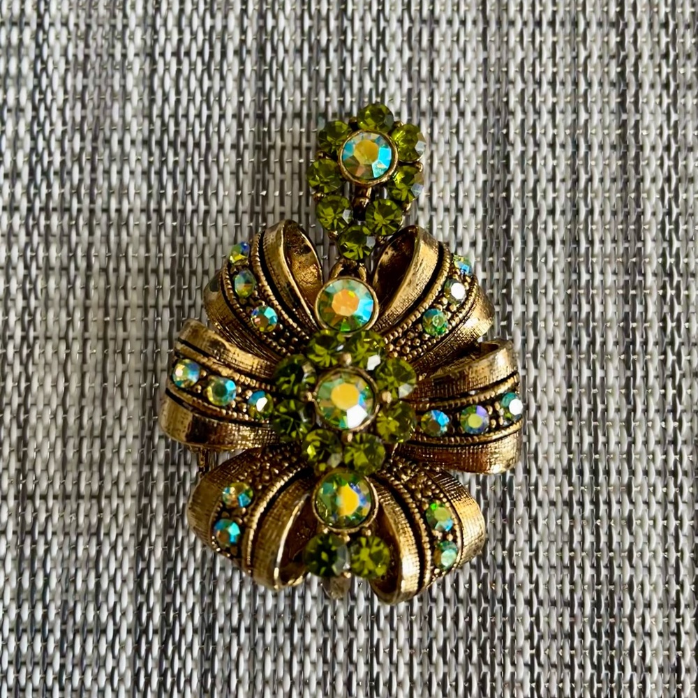 Rhinestone Shimmering Brooch